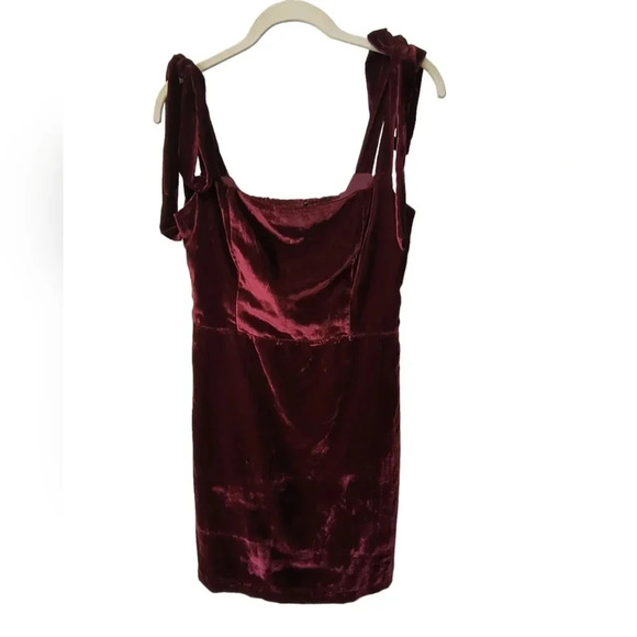House of Harlow 1960 Burgundy Velvet Mini Dress with Shoulder Ties, S, NWT - Picture 2 of 12
